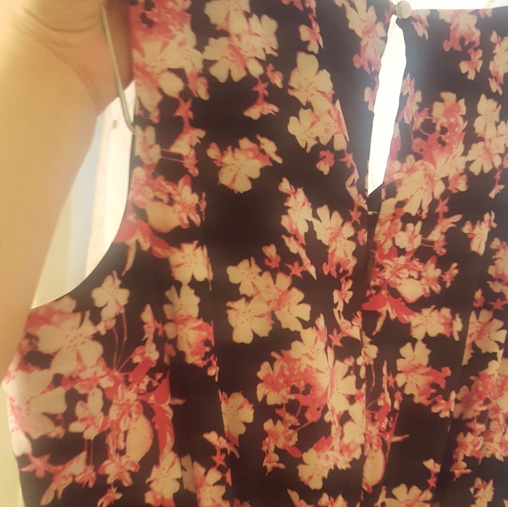Dress - Picture 3 of 6